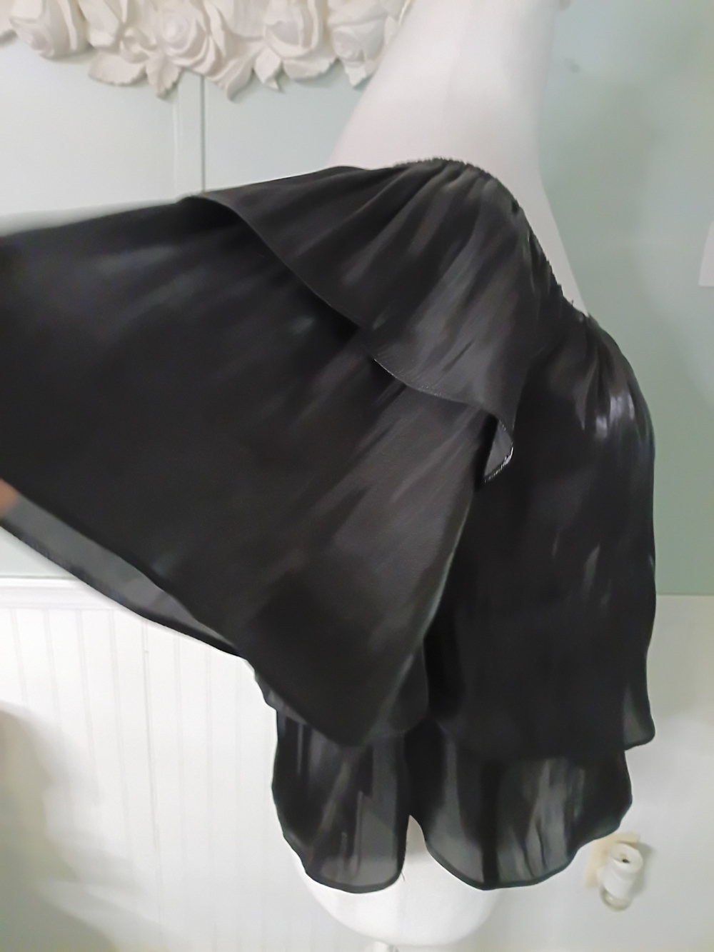 Black Off-Shoulder Ruffle Blouse - Picture 6 of 11